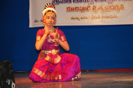 Kuchipudi Dance - by Smt. Amukta Maalyada image06