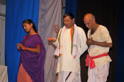 'Mamo Mohanjadaaro' Telugu Drama by Rasaranjani and Kuchipudi Dance by kum. K.L. Praharshita image05